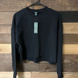 Women’s Cropped Black Sweatshirt